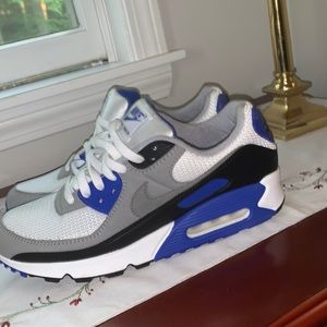 NIKE AIR MAX SIZE 10.5